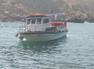 Barca che porta da Angali a Livadaki