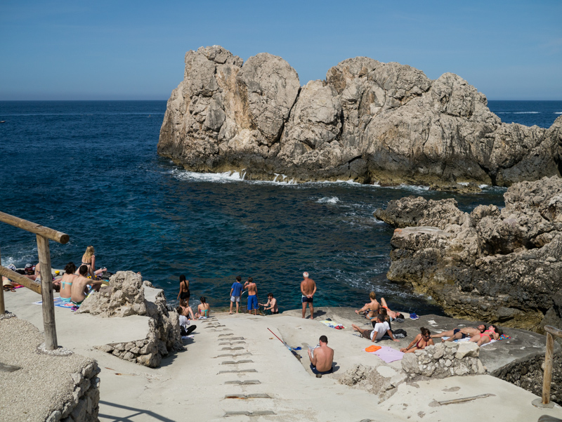 Spiaggia Faro di Punta Carena