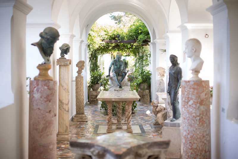 Una straordinaria passeggiata nel centro di Anacapri a Villa San Michele 