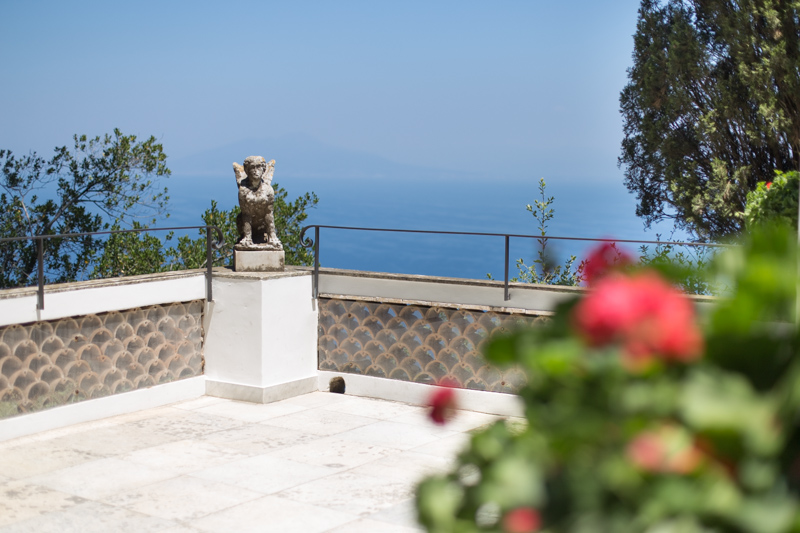 statua fiori villa san michele