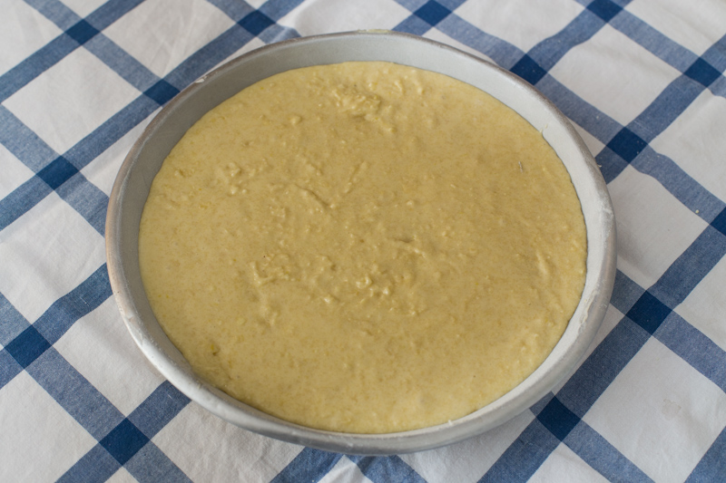 torta caprese bianca al limone prima di infornare