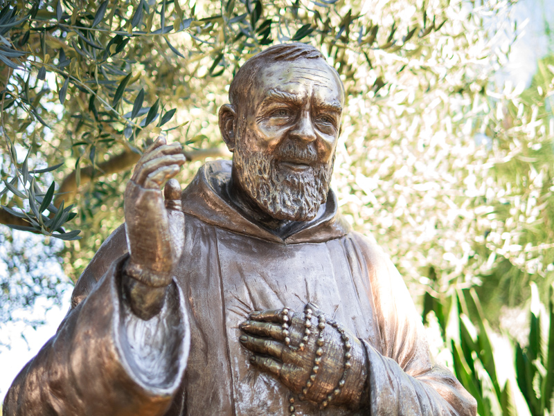 Statua di Padre Pio