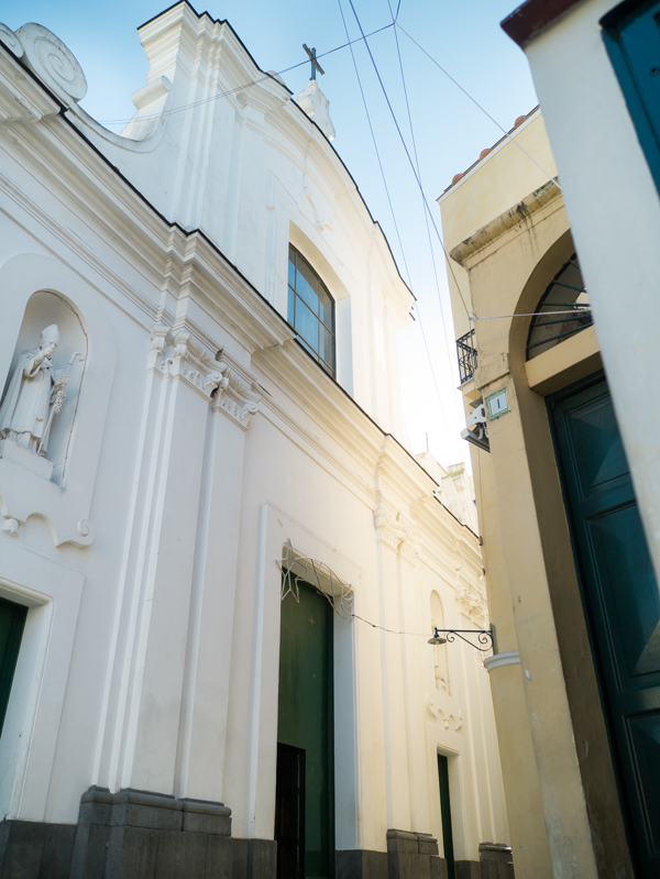La chiesa di Santo Stefano a Capri: facciata