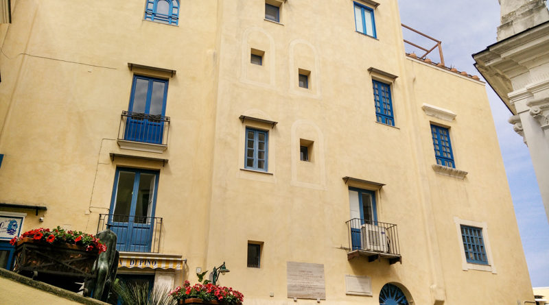 Scopri i tesori di Palazzo Cerio: custode della storia di Capri