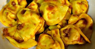 Cappelletti al ragù romagnoli