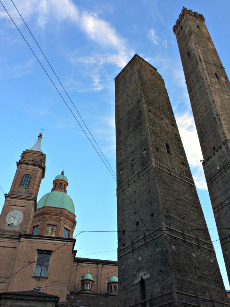 Torre Asinelli e Garisenda Bologna