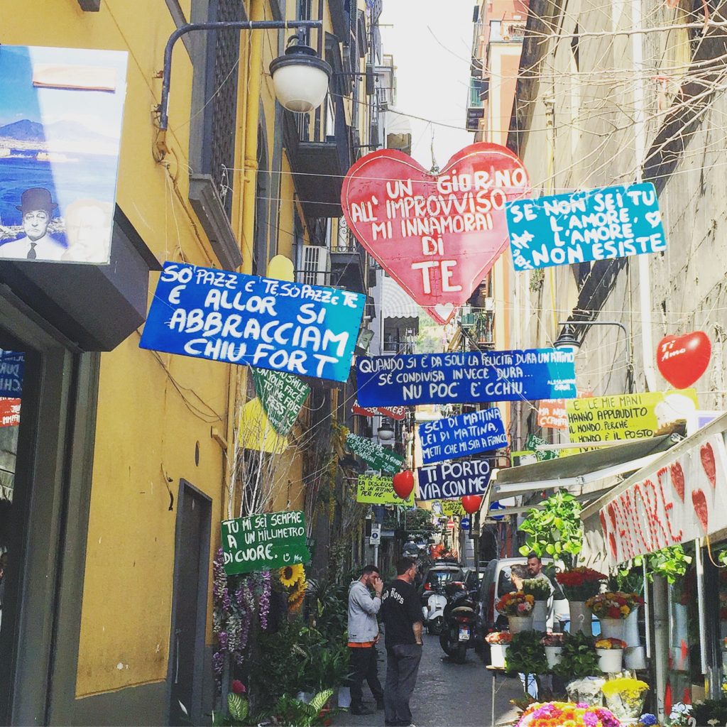 Quartieri Spagnoli cosa vedere e dove mangiare ai