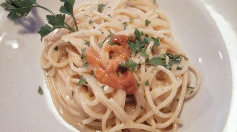 Spaghetti ai ricci di mare: l'estate è per sempre