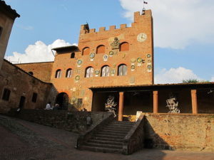 vista del palazzo vicariale a certaldo in pieno giorno