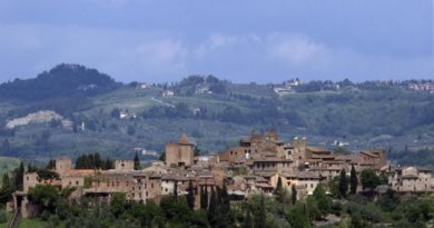 suggestiva vista del panorama di certaldo alta
