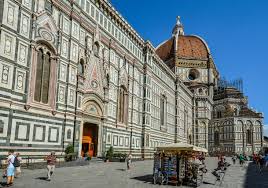 suggestivo duomo di firenze di giorno