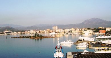 suggestivo panorama del porto vecchio di olbia