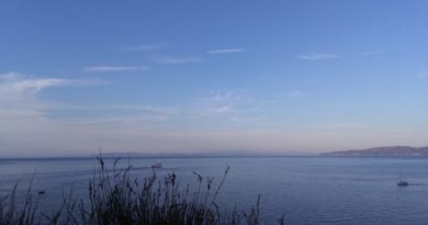 bellissima veduta dal mare al tramonto dall'isola del giglio