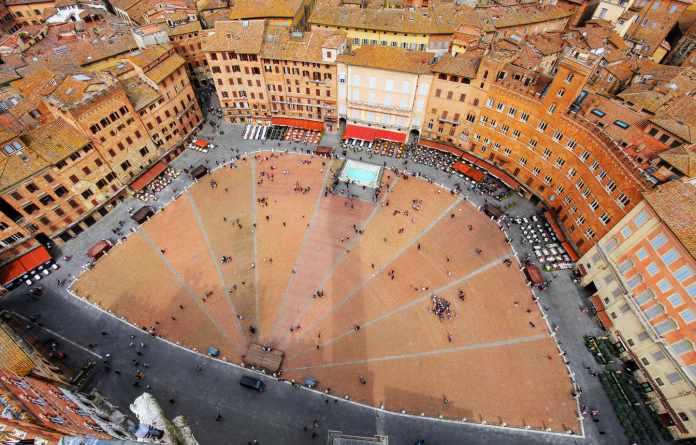 bellissima piazza del campo di siena