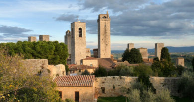 suggestivo panorama al tramonto di san gimignano