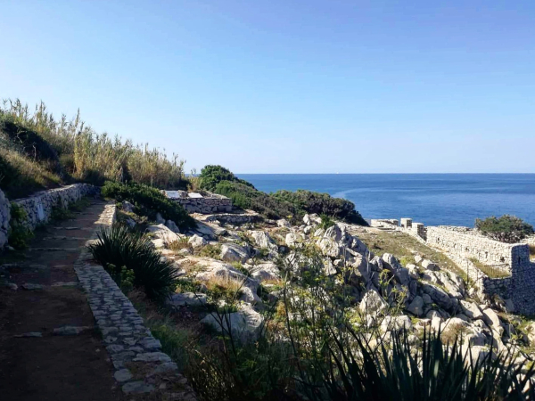 Il sentiero dei Fortini di Anacapri e l'inizio della passeggiata