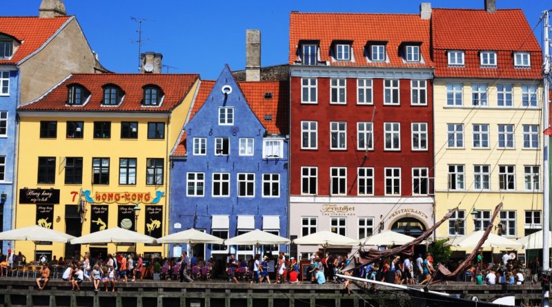 Copenaghen e le sue case dalle facciate colorate
