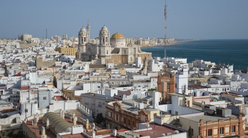 Vista del centro storico di Cadice