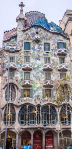 Facciata della casa Batlò conosciuta come casa Gaudì