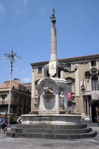 Fontana con elefante simbolo di Catania