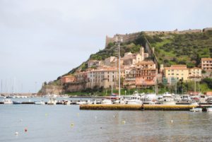 La colorata costa di Porto Ercole