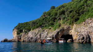 Una delle grotte visitabili a Corfù