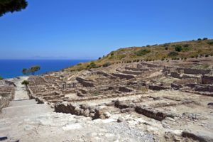 Scavi dell'antica città di kamiros 