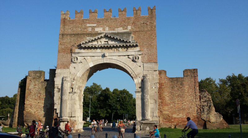 Porta Augusto nel centro storico di Rimini