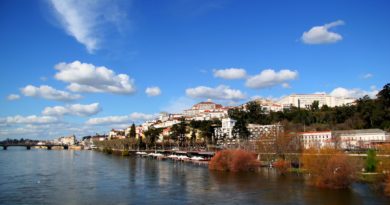Coimbra dal fiume Mondego