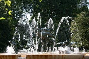 Fontana all'interno del hyde park di londra