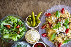 Cous Cous con verdure e insalata