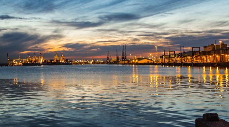 La città di Southampton vista dal mare