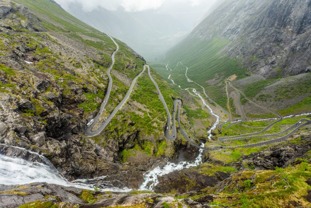 Romsdalsfjord e i bellisismi tornanti