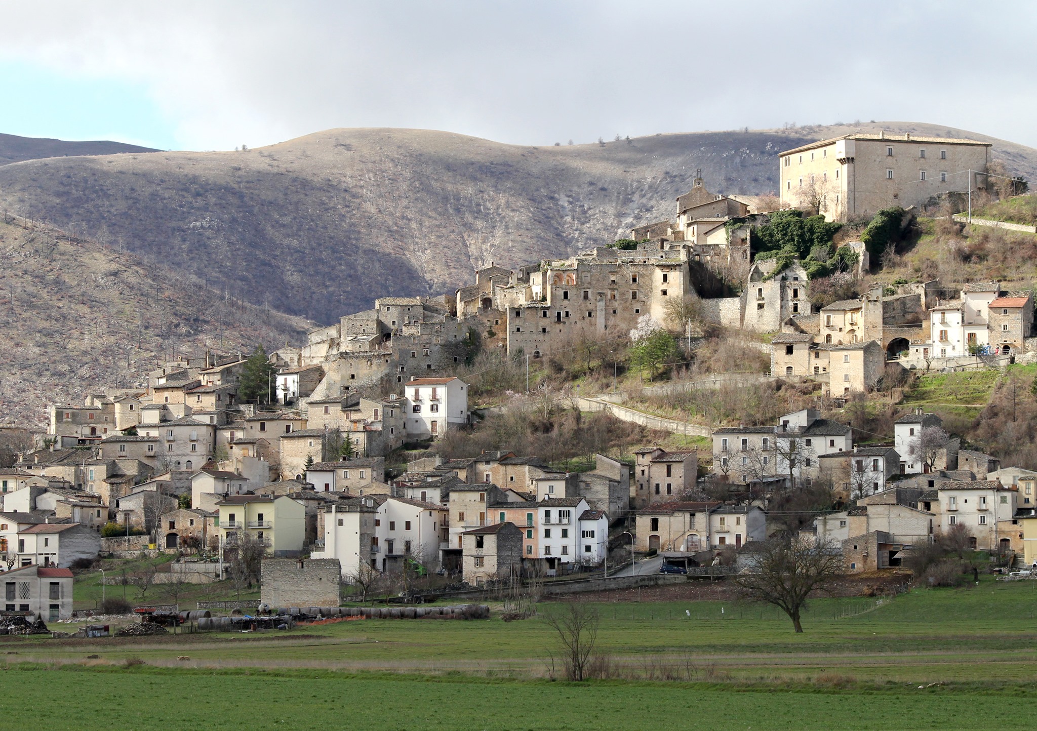 Navelli tra i borghi medievali dell'Abruzzo