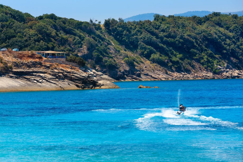 Spiaggia degli Specchi a Saranda in Albania